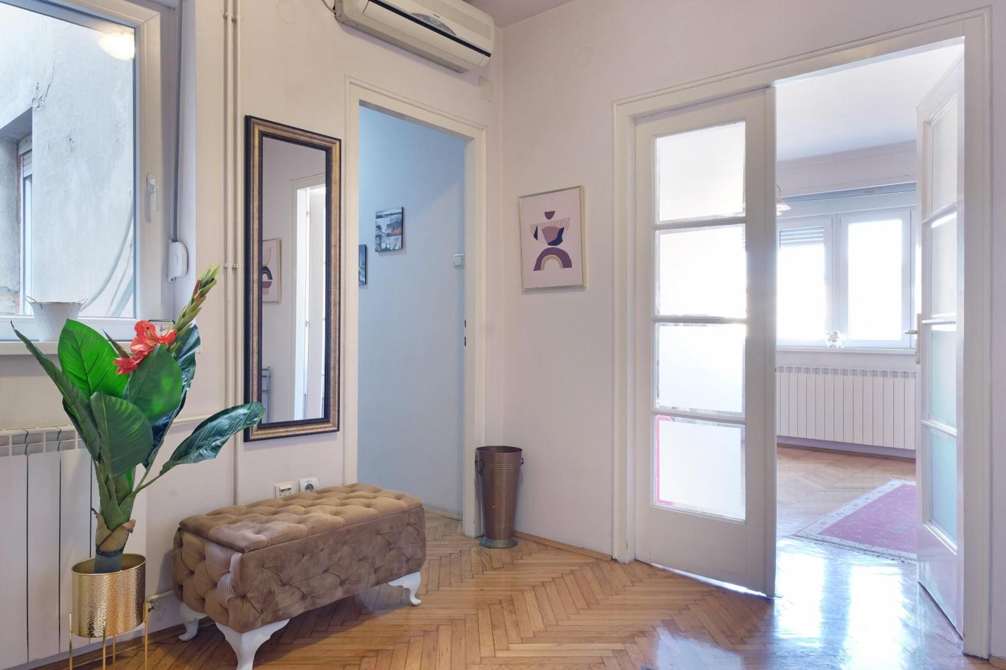 Windows City Apartment เบลเกรด ภายนอก รูปภาพ